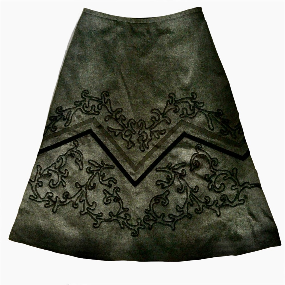ANN TAYLOR LOFT Midi A-Line Emellished Ski…